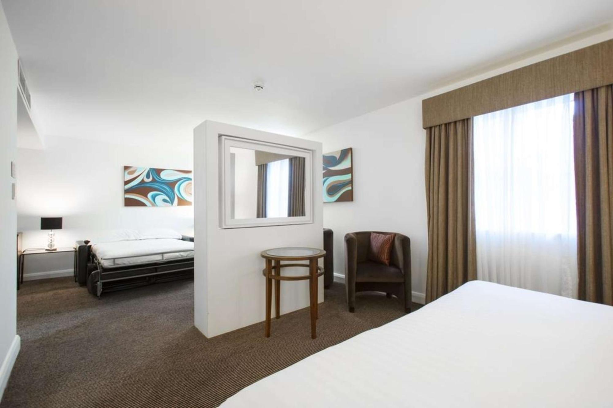 Doubletree By Hilton Chester Exteriér fotografie